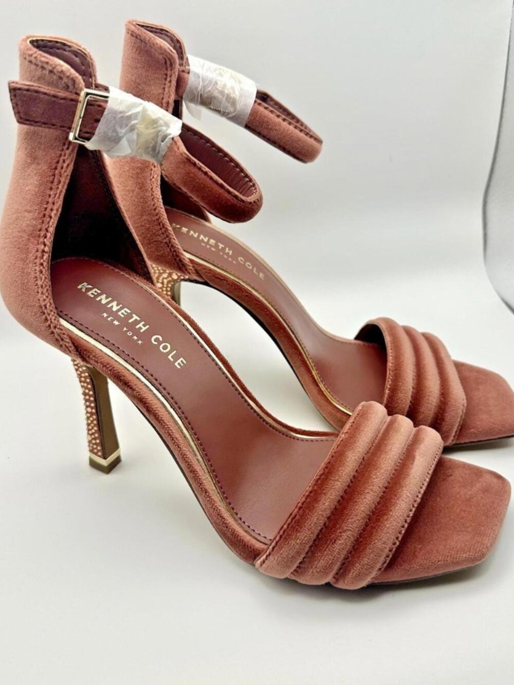Kenneth Cole Blush Sandals, Size 6